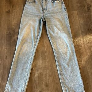 Abercrombie Curve Love ‘90s Straight ultra high rise Denim Jeans
